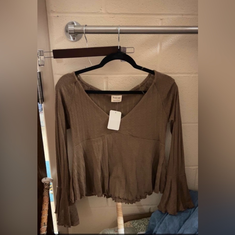 Cute brown top